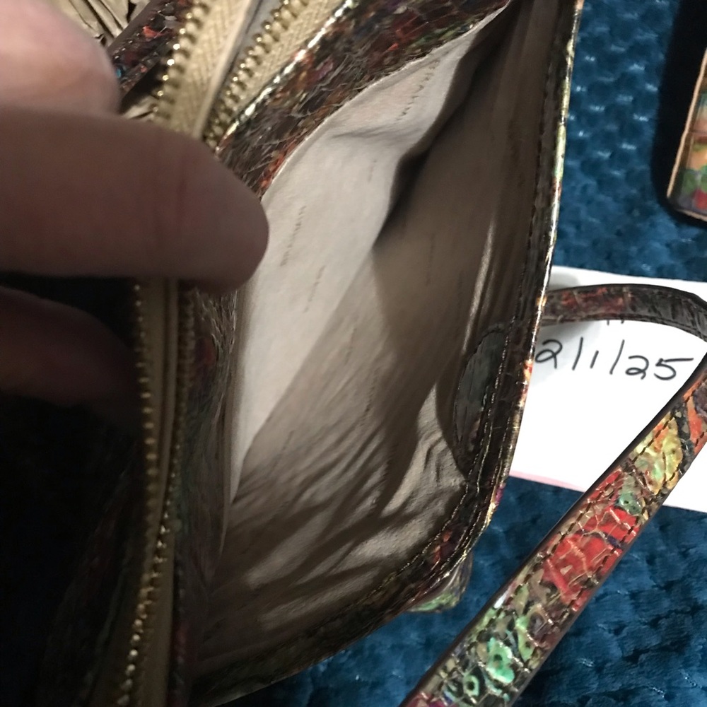 GUC Brahmin Katie Ammolite Crossbody - Picture 6 of 7
